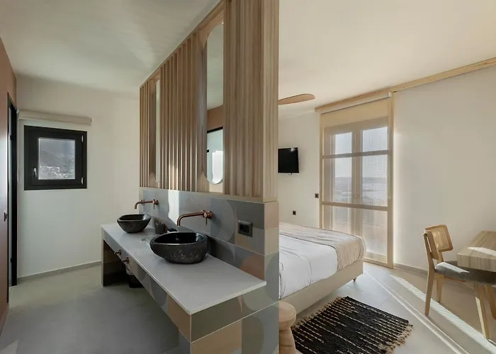 The Nest 2* Herszonisszosz