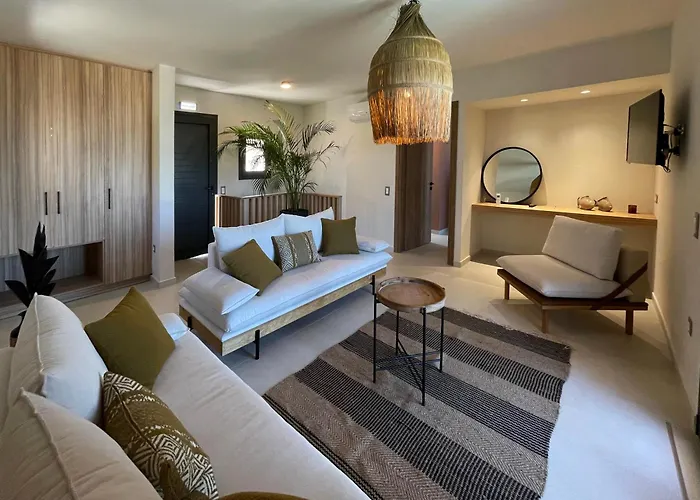 The Nest Hotel Hersonissos (Crete)