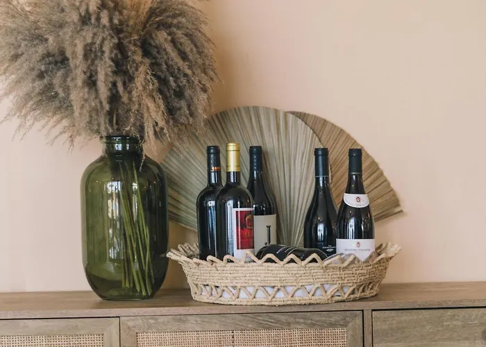 מלון The Nest 2*